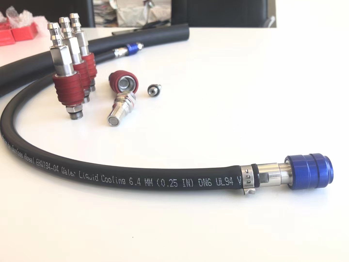 高壓鋼絲膠管的特點及應(yīng)用